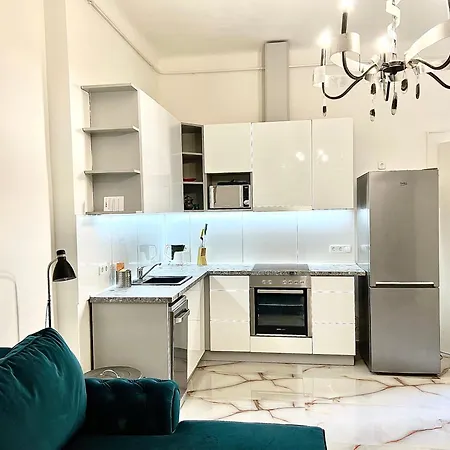 L8 Apartman * Budapest