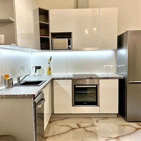 Apartment L8 Apartman *