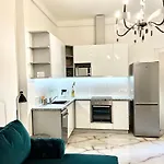 L8 * Budapest